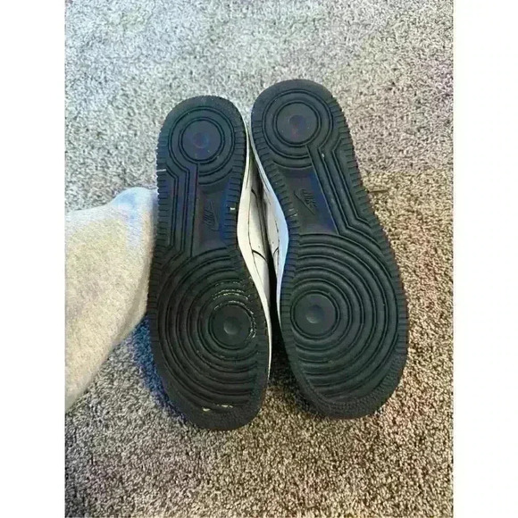 Nike Air Force 1, AF-1 ‘82, good condition, men’s size 9, black & white - Picture 5 of 9